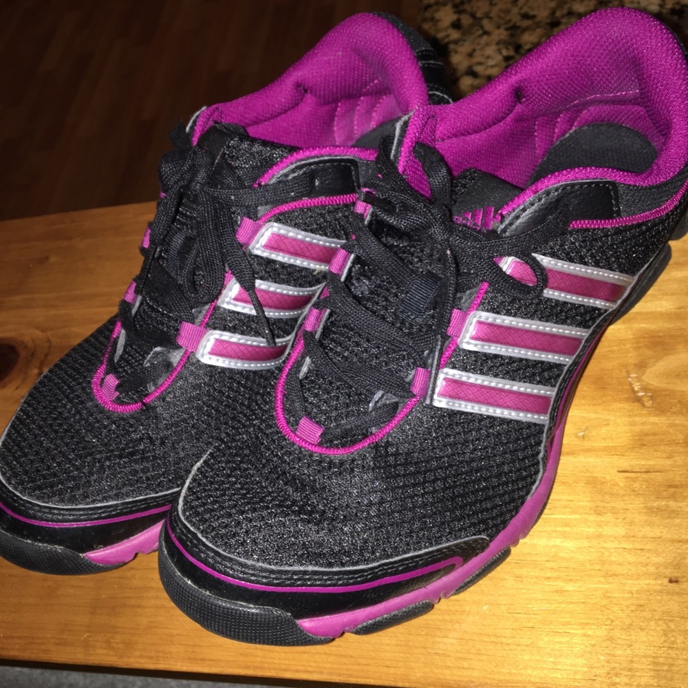 Women’s Adidas Tennis Shoes